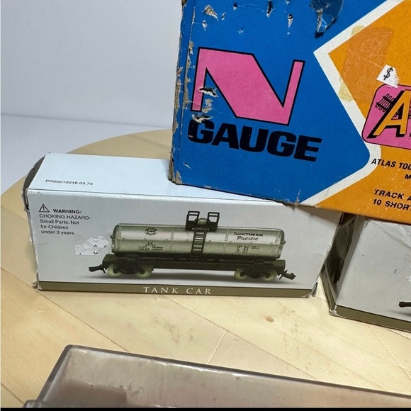 Norfolk And Western 952 2 Southern Pacific Tank Cars N Gauge Atlas Track Lot - Picture 4 of 13